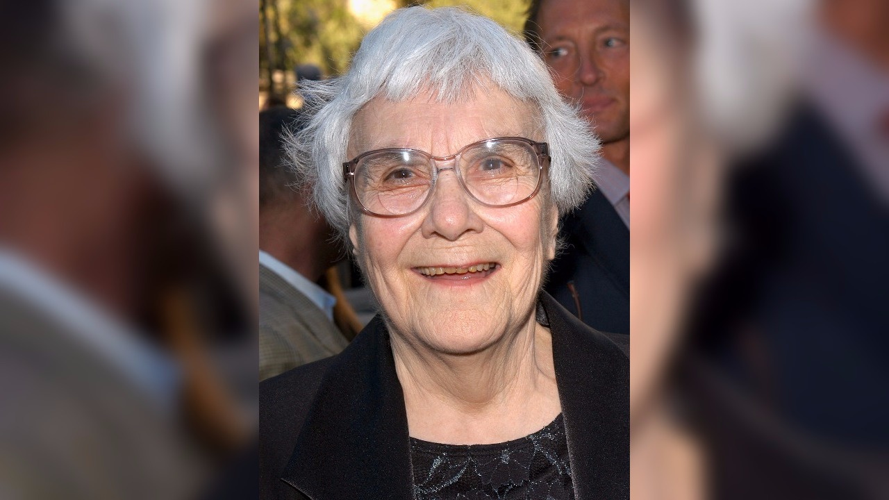 Harper Lee dies at age 89